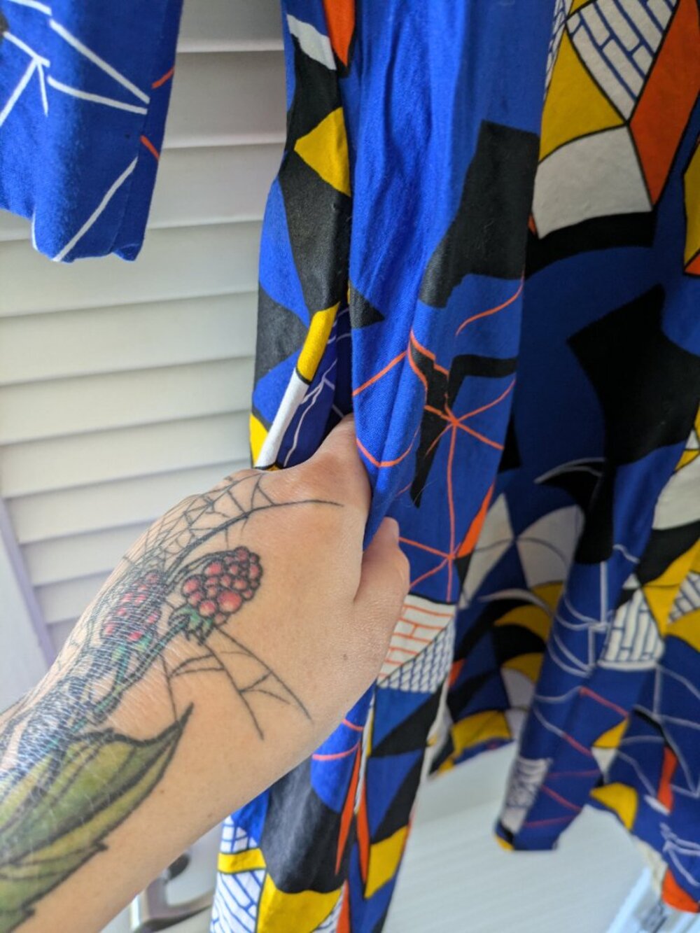 Zuri blue geometric dress, Size Medium - Picture 4 of 5
